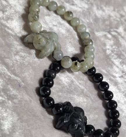 Spider carving Chakra Bead Stretch Bracelet. Spiritual Healing Bracelet Jewellery.